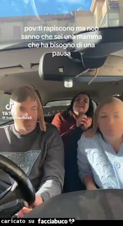 Ti rapiscono ma non sanno che sei una mamma che ha bisogno di una pausa