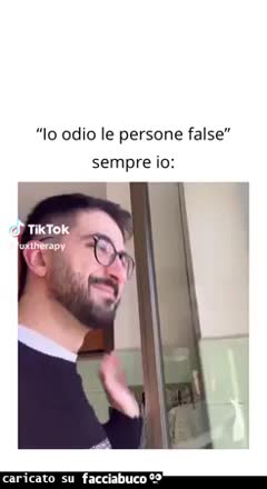Io odio le persone false ciao buone feste anche a voi ma vaffanculo