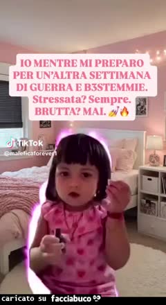 Io mentre mi preparo per un'altra settimana di guerra e bestemmie stressata sempre brutta mai